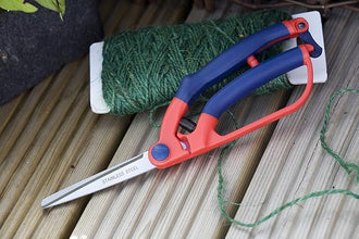 Load image into Gallery viewer, Spear & Jackson Garden Scissors