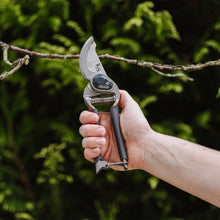 Load image into Gallery viewer, Kent & Stowe Traditional All Purpose Secateurs