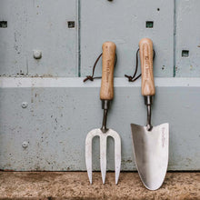 Load image into Gallery viewer, Kent & Stowe Stainless Steel Hand Trowel