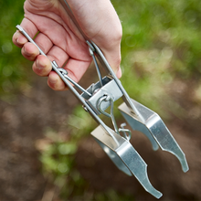 Load image into Gallery viewer, The Big Cheese Mole Claw Trap