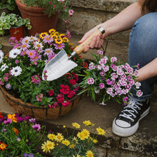 Load image into Gallery viewer, Kent & Stowe The Capability Trowel