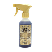 Load image into Gallery viewer, Gold Label Iodine Spray – 3% Povidone Iodine Antiseptic for Minor Cuts, Grazes & Thrush, Non-Staining & Non-Irritating Formula, Suitable for Horses, Dogs & Livestock, Available in 250ml & 500ml