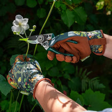 Load image into Gallery viewer, Burgon & Ball RHS Woodland Wonders Gloves