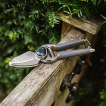 Load image into Gallery viewer, Kent &amp; Stowe Traditional Secateurs Twin Pack
