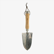 Load image into Gallery viewer, Kent &amp; Stowe The Capability Trowel
