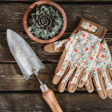 Load image into Gallery viewer, Kent &amp; Stowe Stainless Steel Hand Transplanting Trowel
