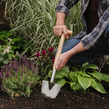 Load image into Gallery viewer, Kent &amp; Stowe Stainless Steel Perennial Spade
