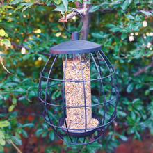 Load image into Gallery viewer, Copdock Mill Twist &amp; Release Squirrel Resistant Seed Feeder 455g
