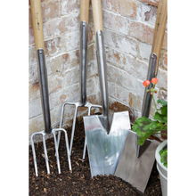 Load image into Gallery viewer, Burgon &amp; Ball Stainless Border Spade

