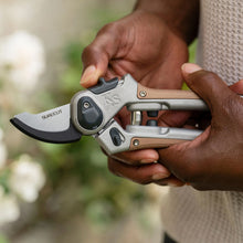 Load image into Gallery viewer, Kent &amp; Stowe SureCut All Purpose Lite Secateurs
