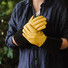 Load image into Gallery viewer, Kent &amp; Stowe Luxury Gauntlet Gloves
