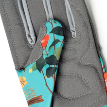 Load image into Gallery viewer, Burgon &amp; Ball RHS Gift-Gloves Flora and Fauna
