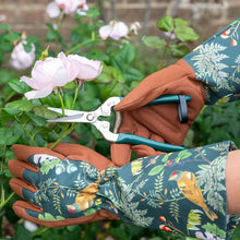 Load image into Gallery viewer, Burgon &amp; Ball RHS Woodland Wonders Gauntlet Gloves​
