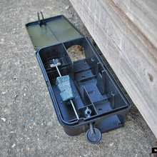 Load image into Gallery viewer, The Big Cheese Rat &amp; Mouse Bait Station
