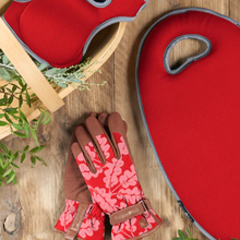 Load image into Gallery viewer, Burgon &amp; Ball Love the Glove Oak Leaf Poppy
