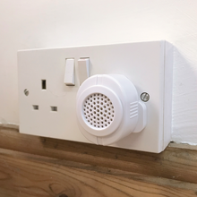Load image into Gallery viewer, The Big Cheese Mini-Sonic Mouse Repellent
