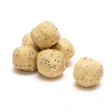 Load image into Gallery viewer, RSPB Super Suet Balls 6 Pack
